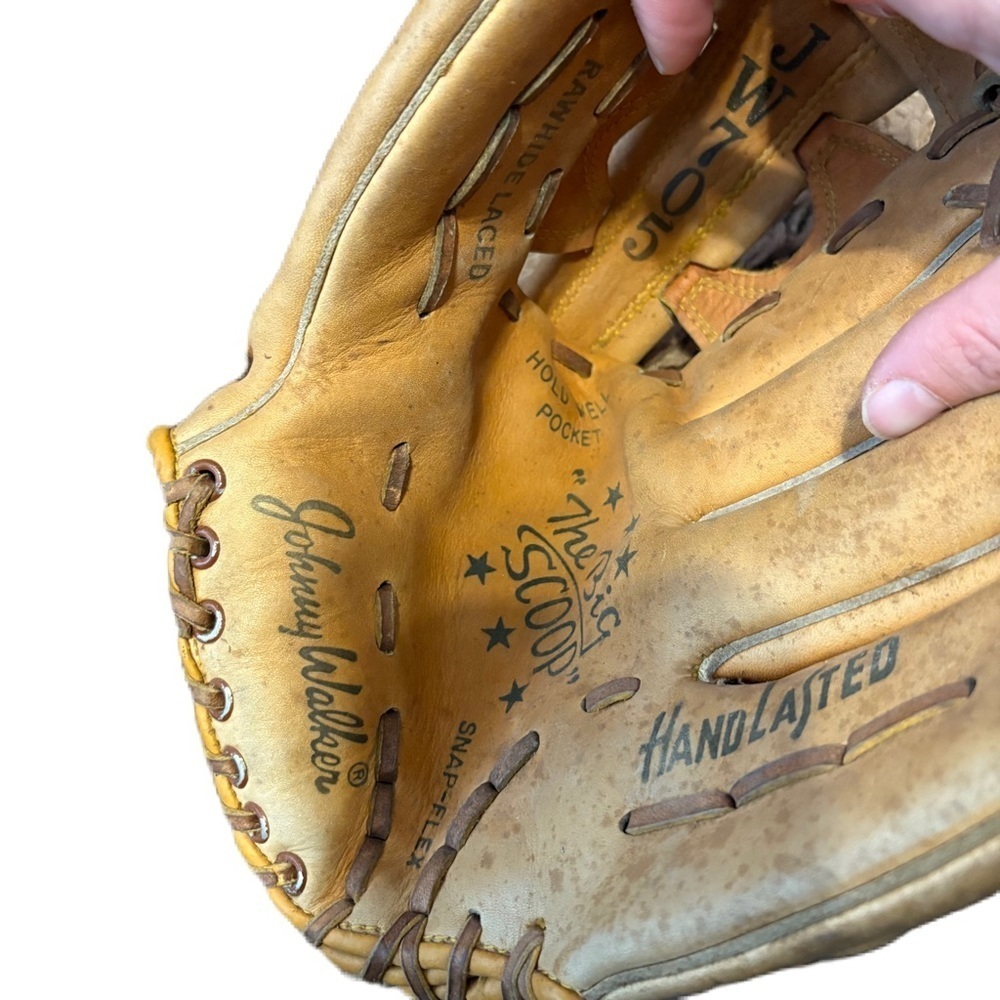Johnny Walker The Big Scoop Baseball Glove JW705 100% Nylon Stitched